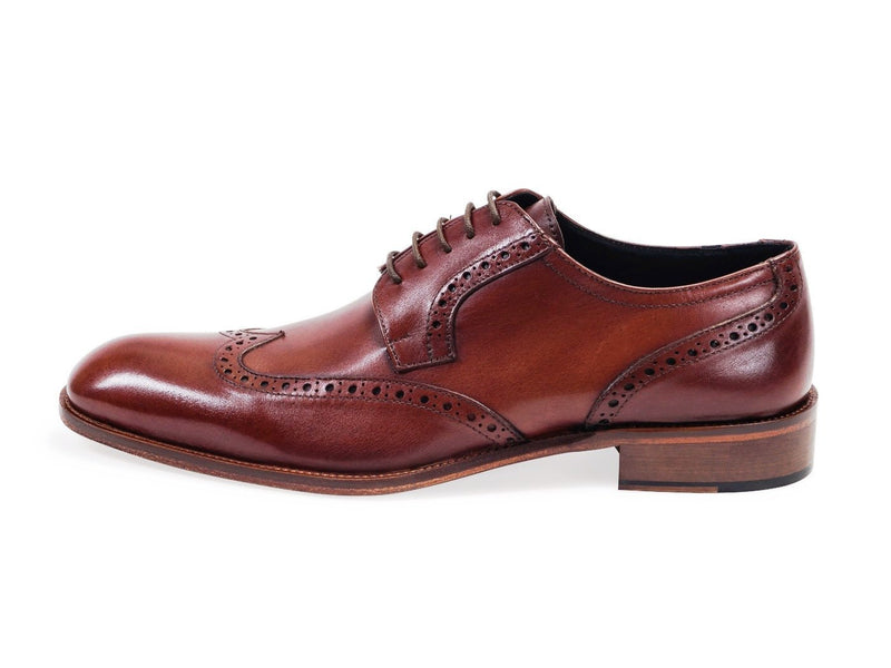 Calfskin Oxford Shoe With Brogue Detailing. Sudan Brown